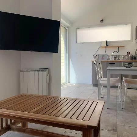 Maison Chaleureuse Avec Interieur Prive